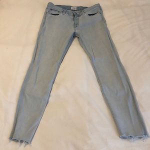 Size 27 Hudson crop jeans!